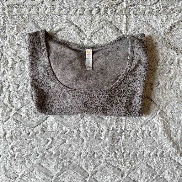 Lularoe Lacy Jacquard Classic T size small, gray - Picture 6 of 7